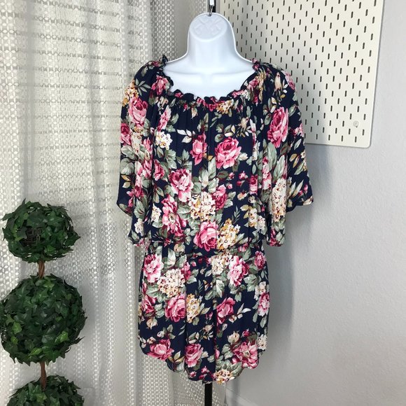 🎁🎄Kori S/S Romper | Navy w/ Floral | Small - Picture 3 of 9